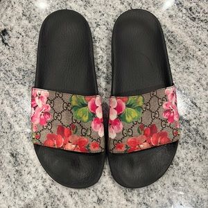 Gucci Bloom Pool Slide